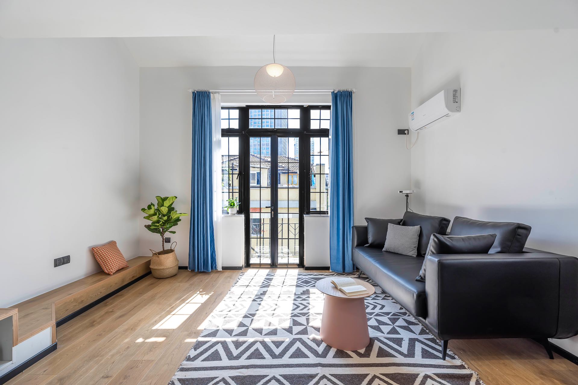 1br，13k，west nanjing rd（line2/12/13）