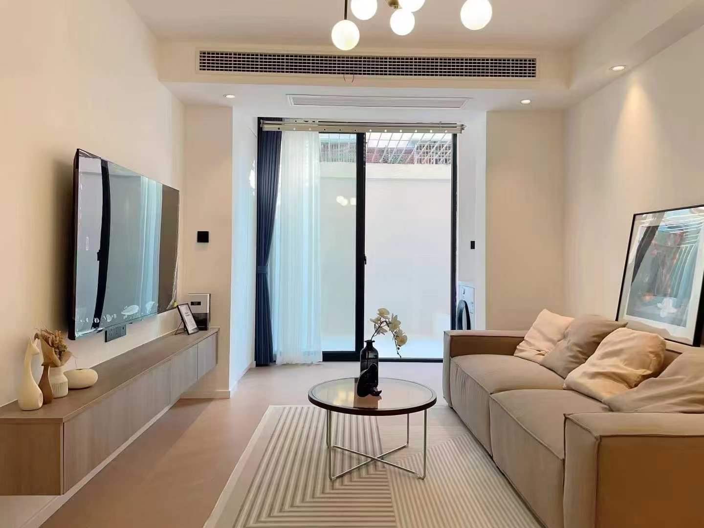 1br，8.8k，hongqiao rd（line3/4/10）