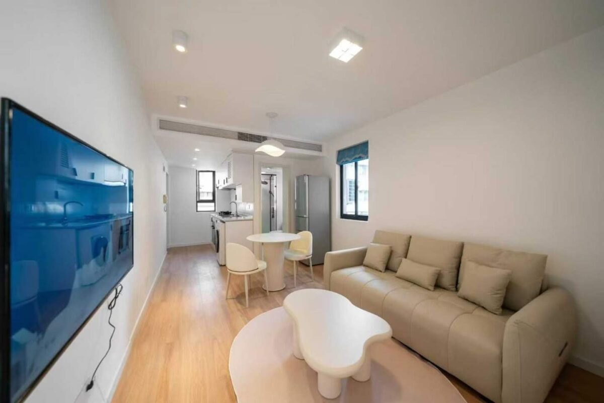 1br，8k，jiangsu rd（line2/11）