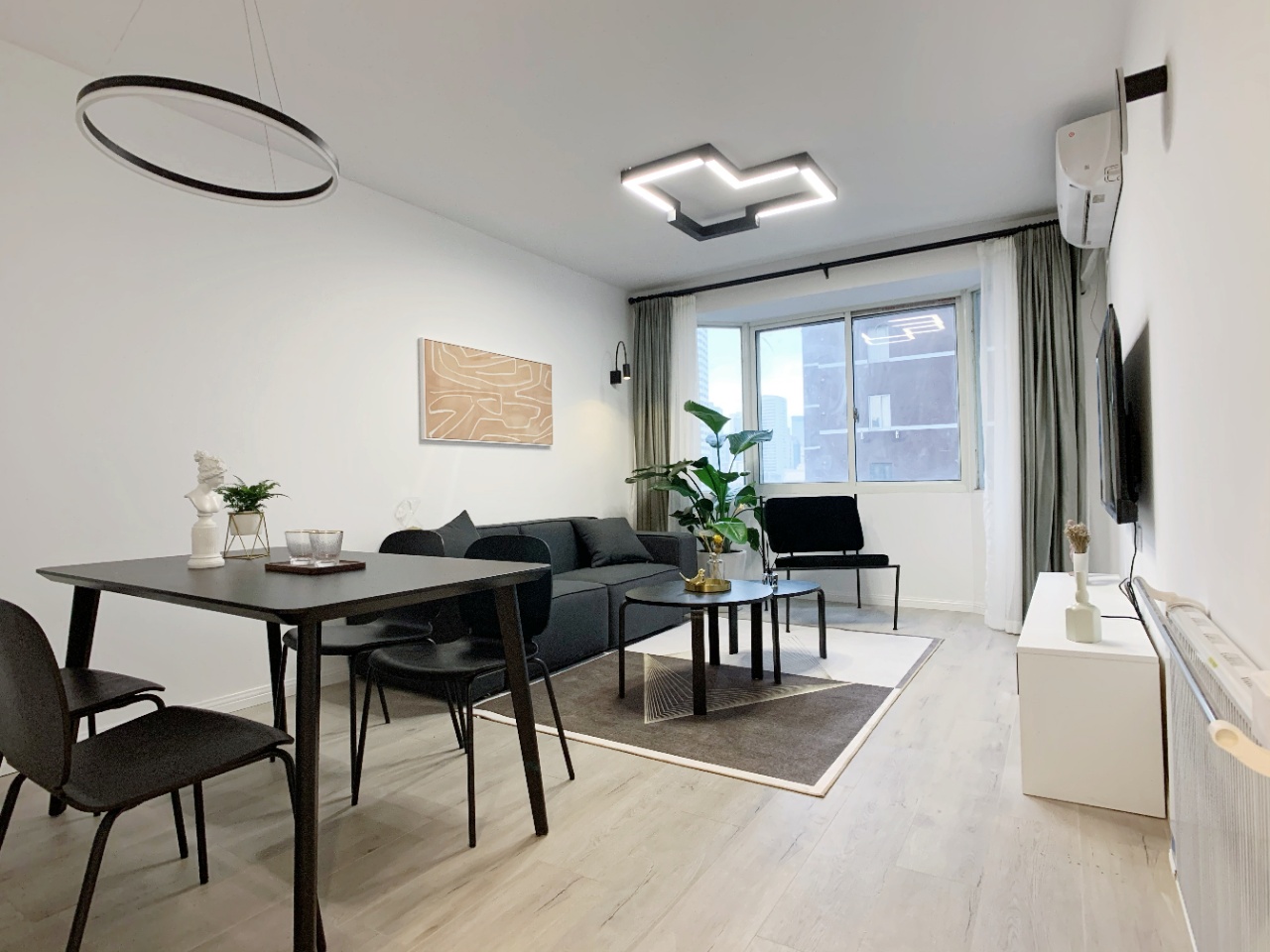 1br，8.8k，jiangsu rd（line2/11）