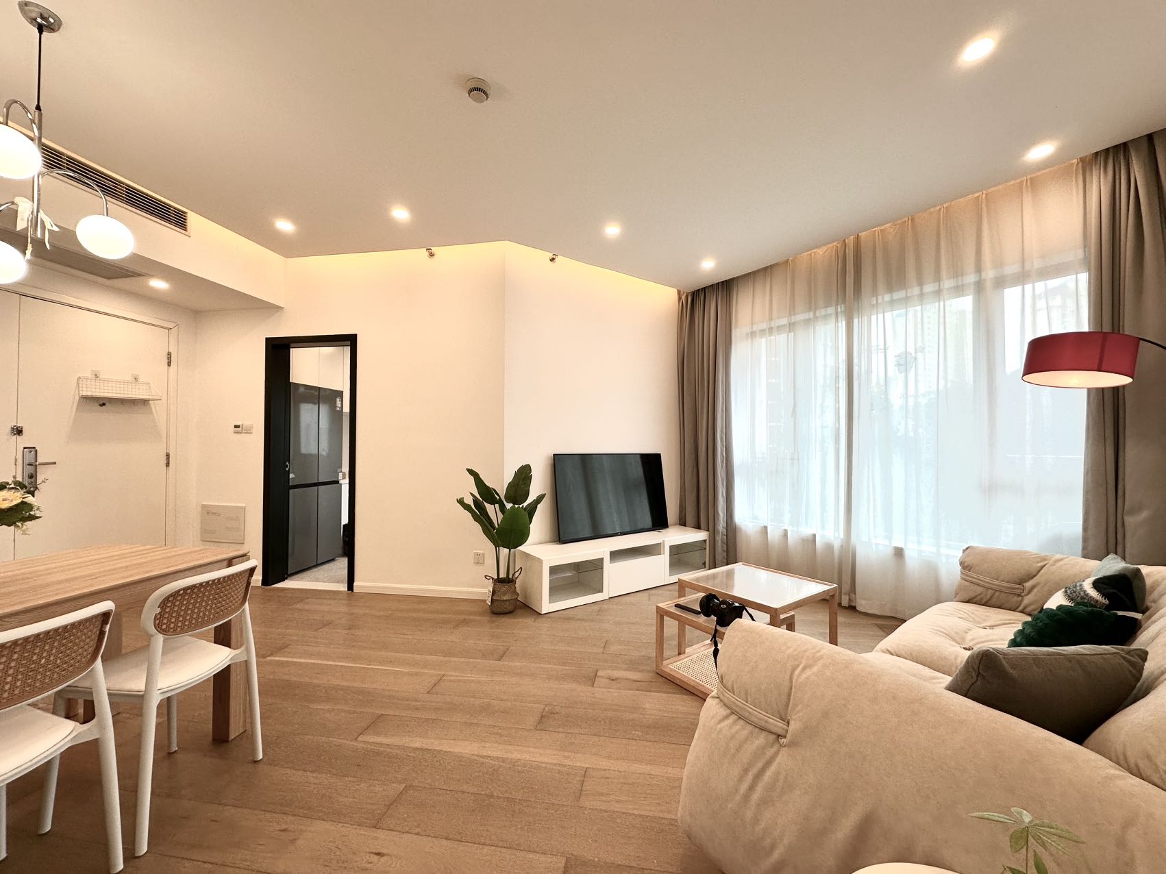 1+1br，14.5k，jiaotong university（line10/11）