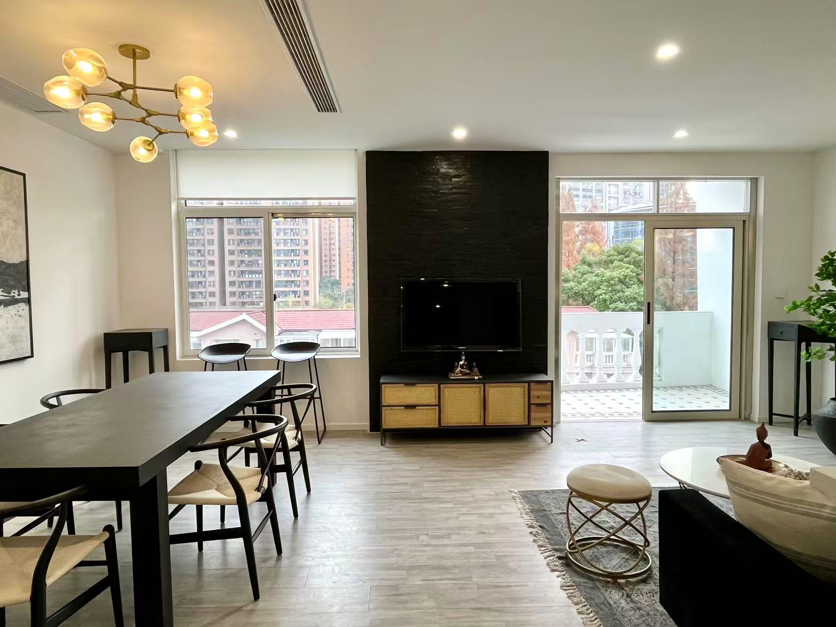 4br 3ba，28k，west nanjing rd（line2/12/13）