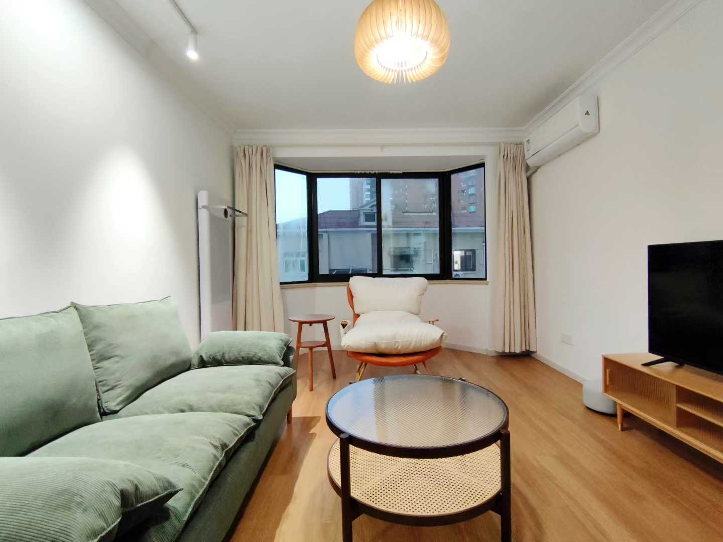 1br，9.8k，jiangsu rd（line2/11）