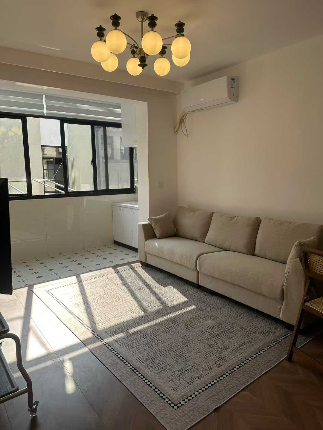1br，11.8k，south Shaanxi rd（line1/10/12）