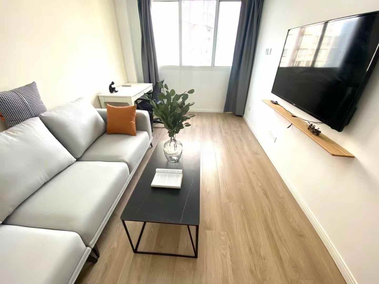 1br，11.5k，jing’an temple（line2/7）