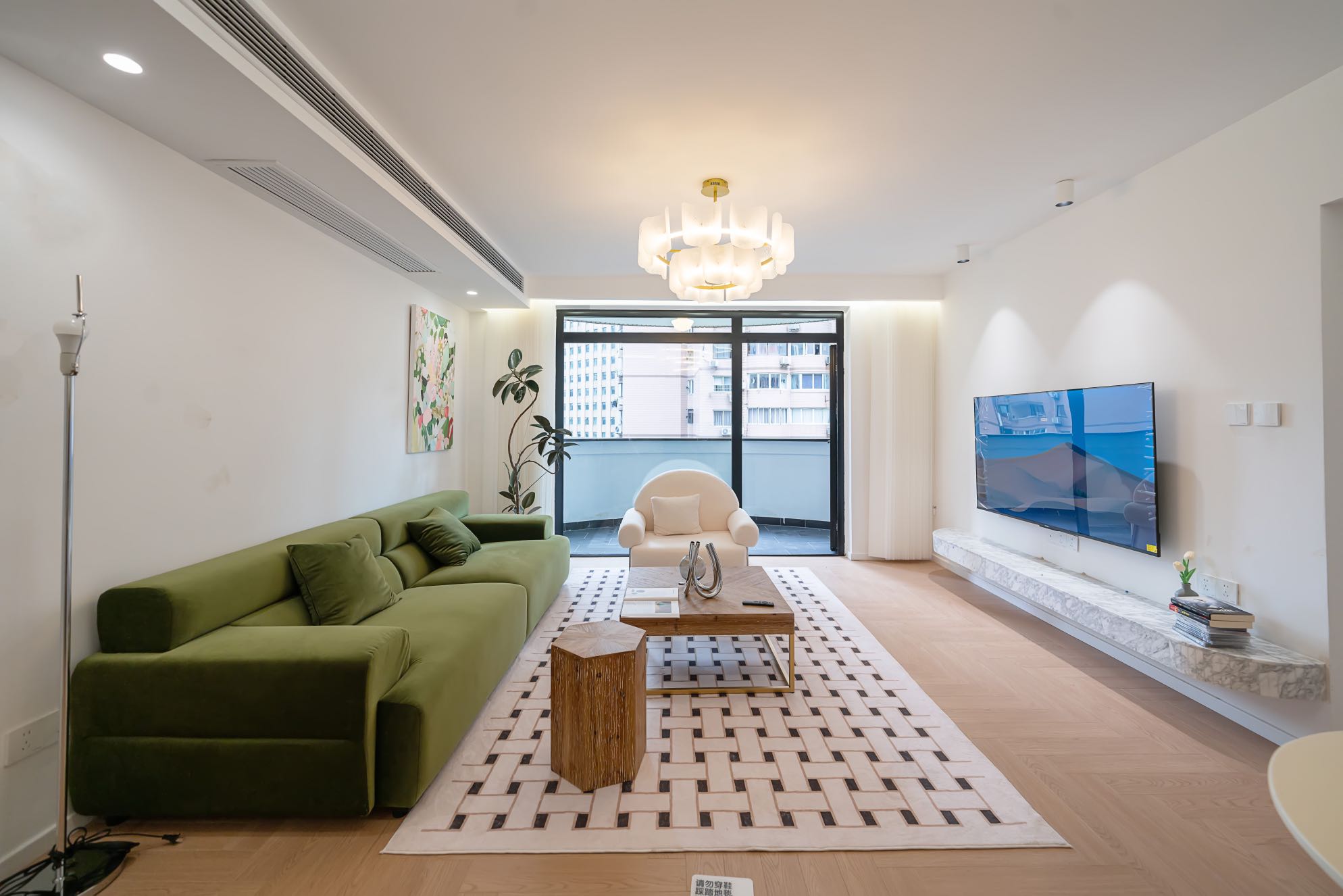 2br 2ba，22k，jing’an temple（line2/7）