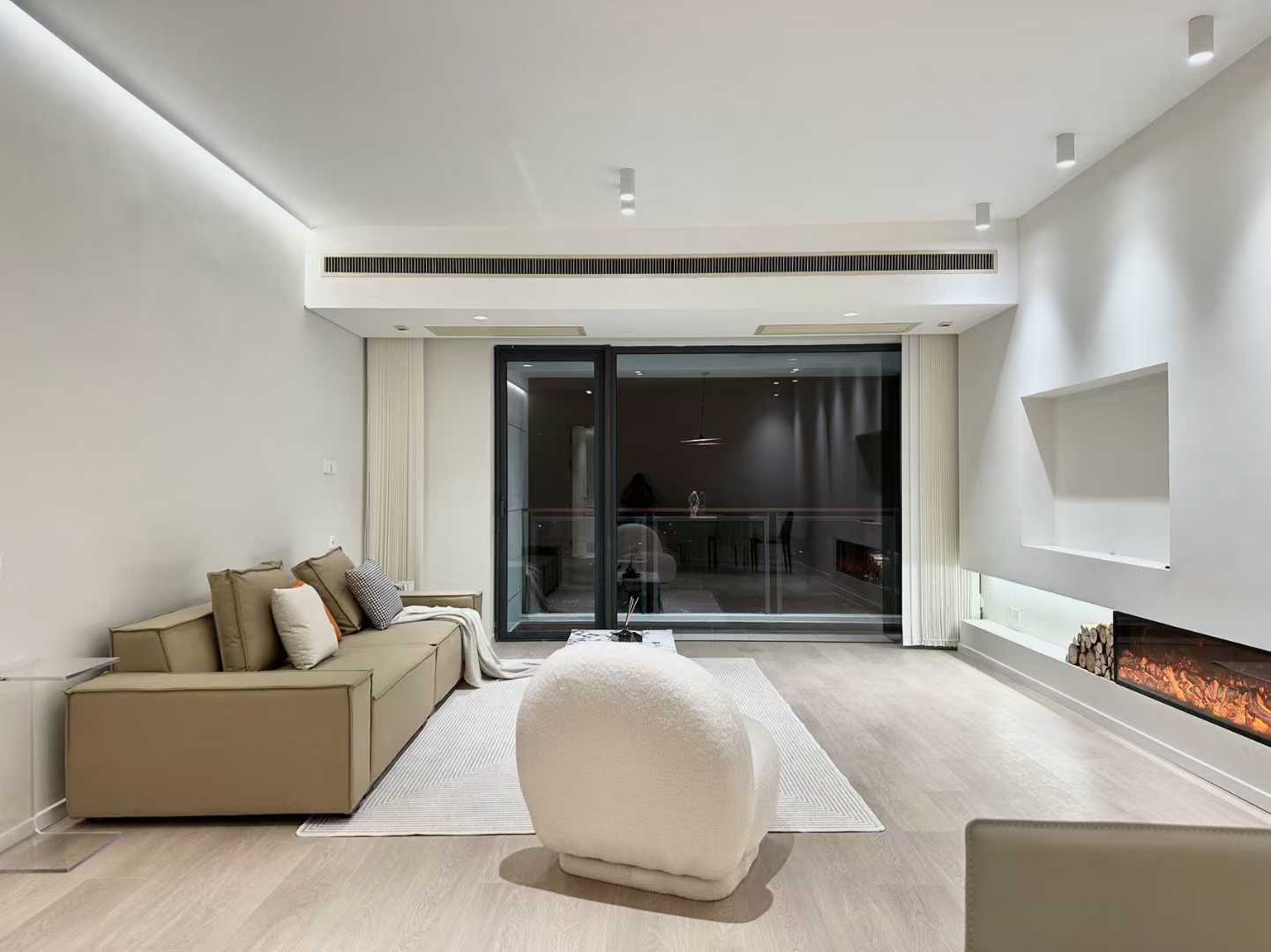 2br 2ba，43k，xintiandi（line10/13）