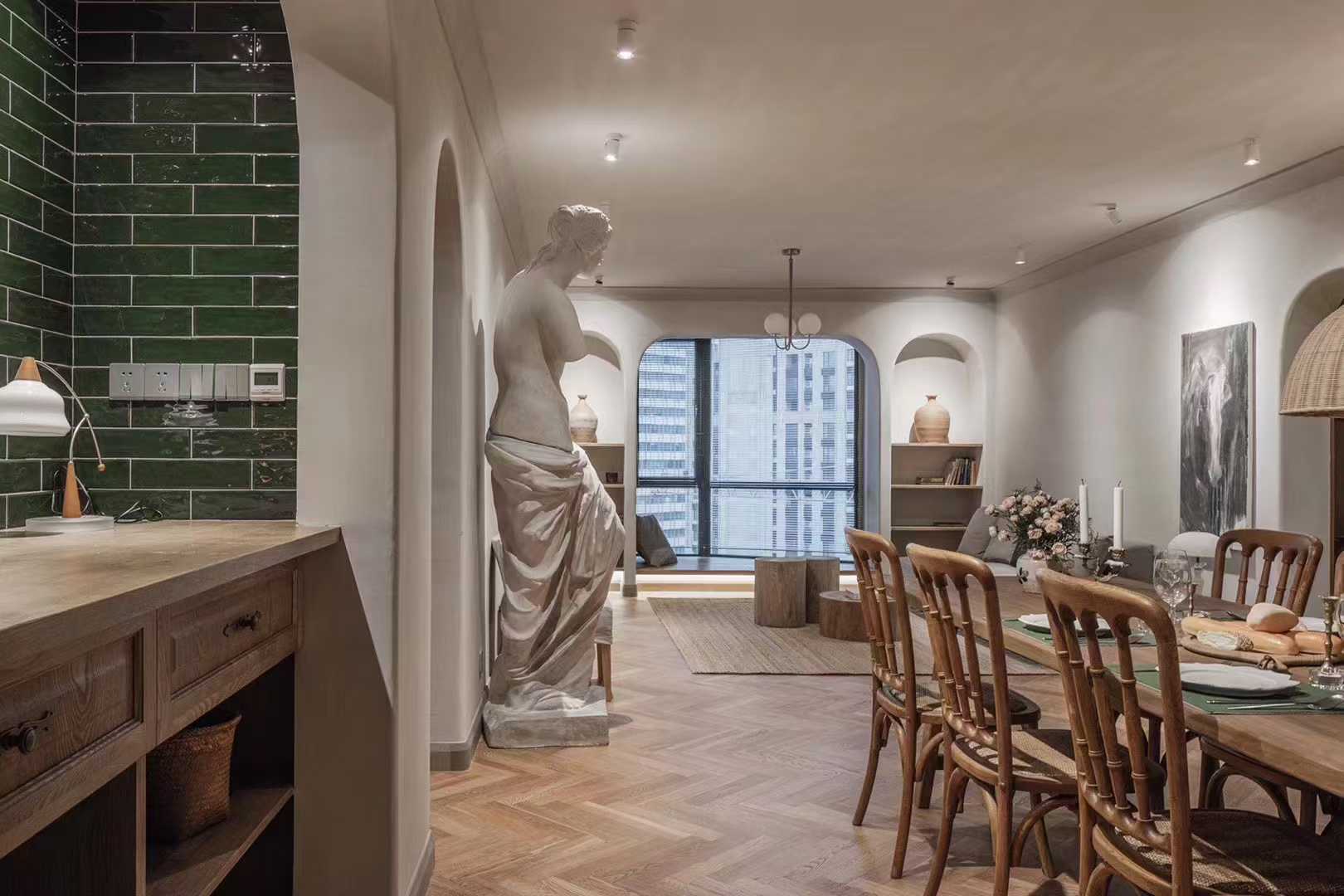 2br，25k，xintiandi（line10/13）