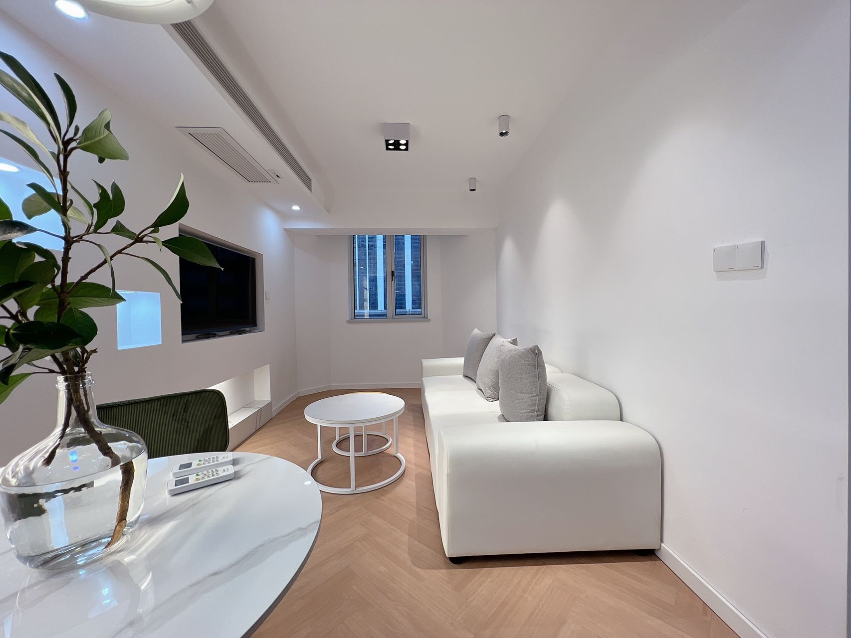 1br，*10.3k，jiangsu rd（line2/11）