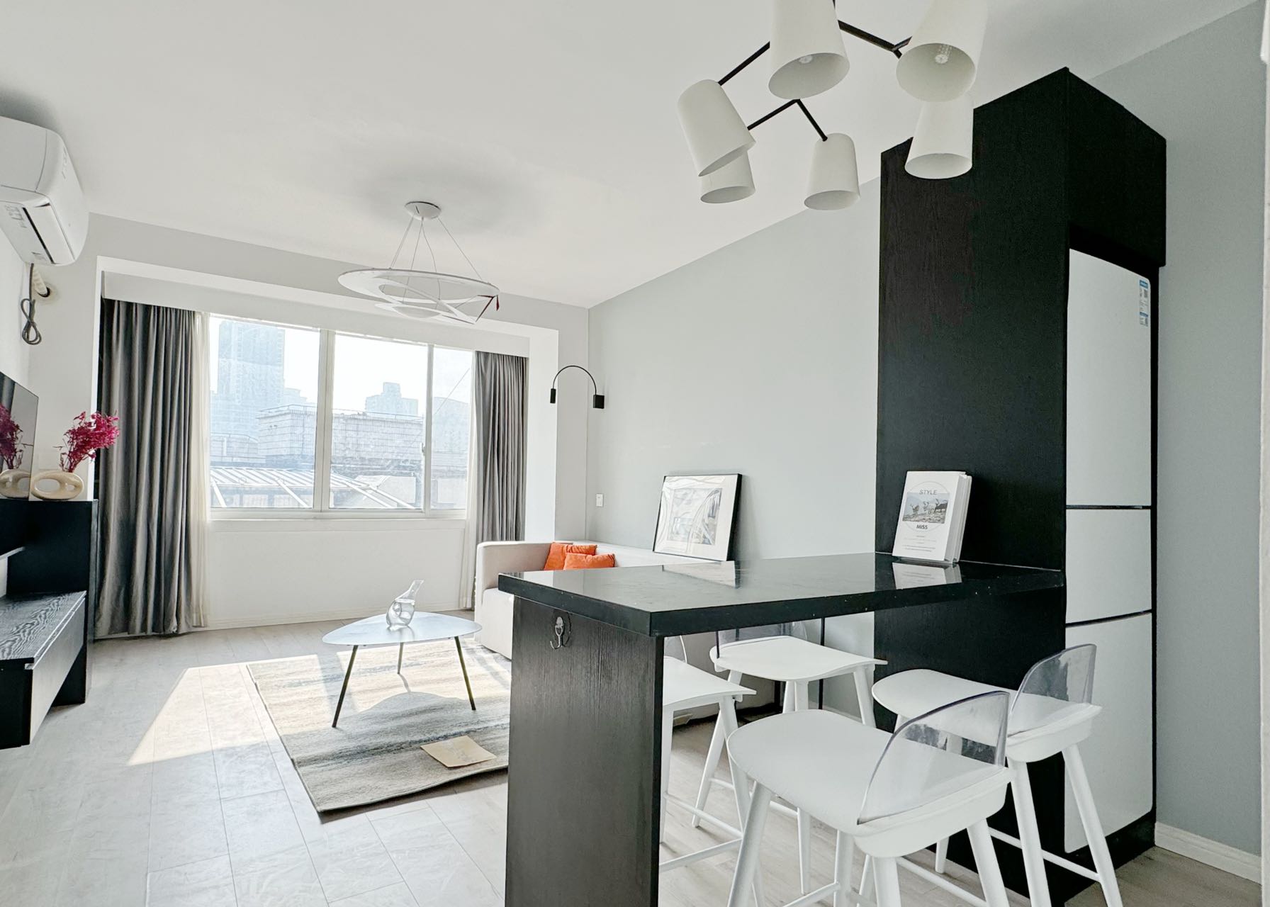 1br，*8.8k，jiangsu rd（line2/11）