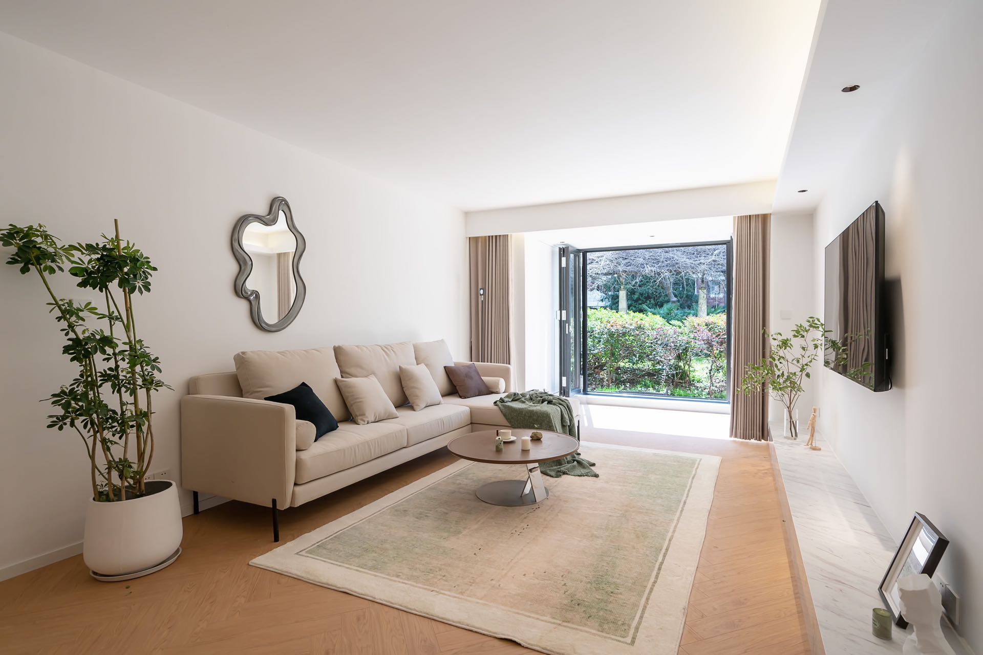 3br 2ba，31k，west nanjing rd（line2/12/13）