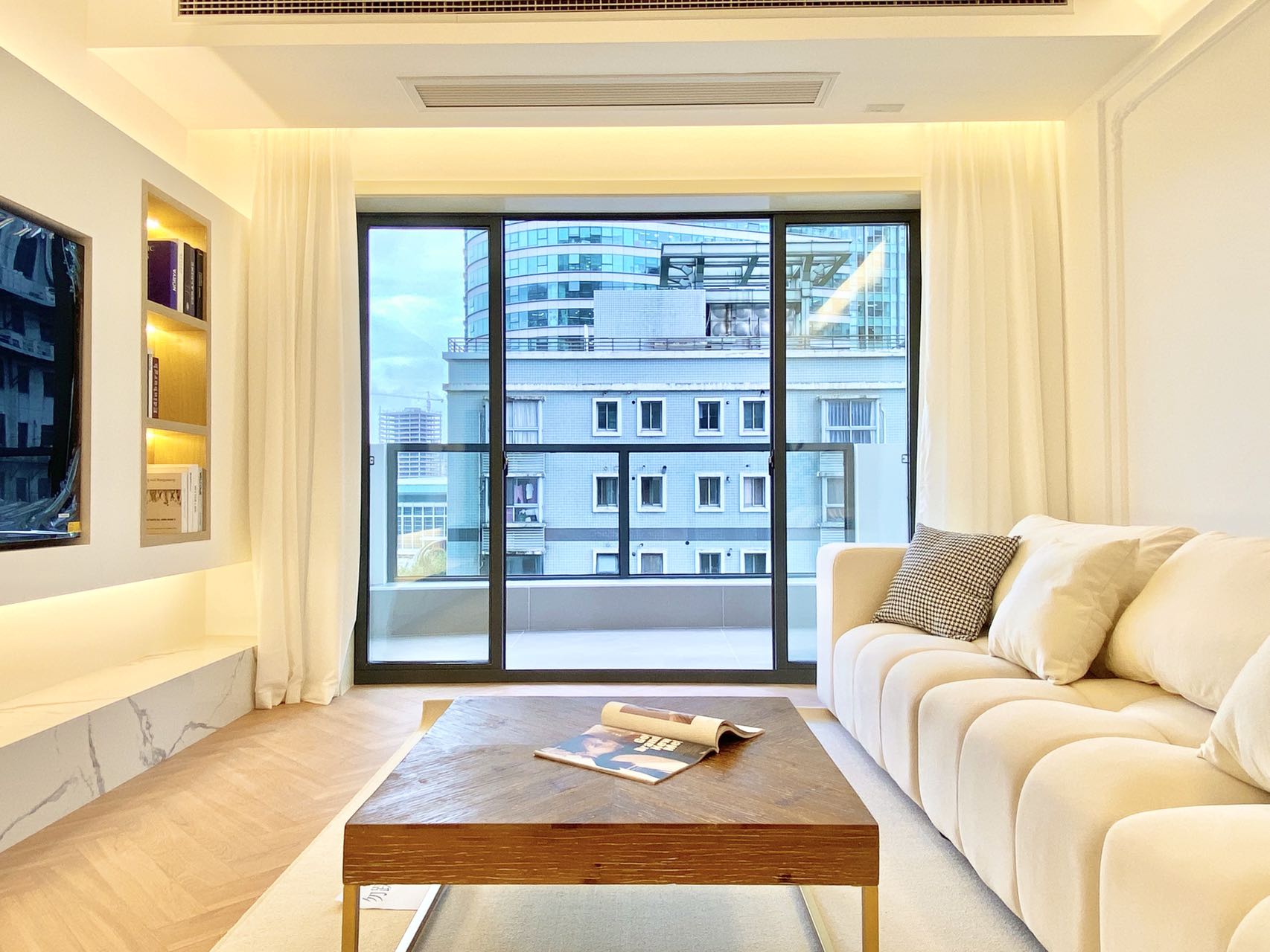 1br，16.5k，shanghai indoor stadium（line1/4）