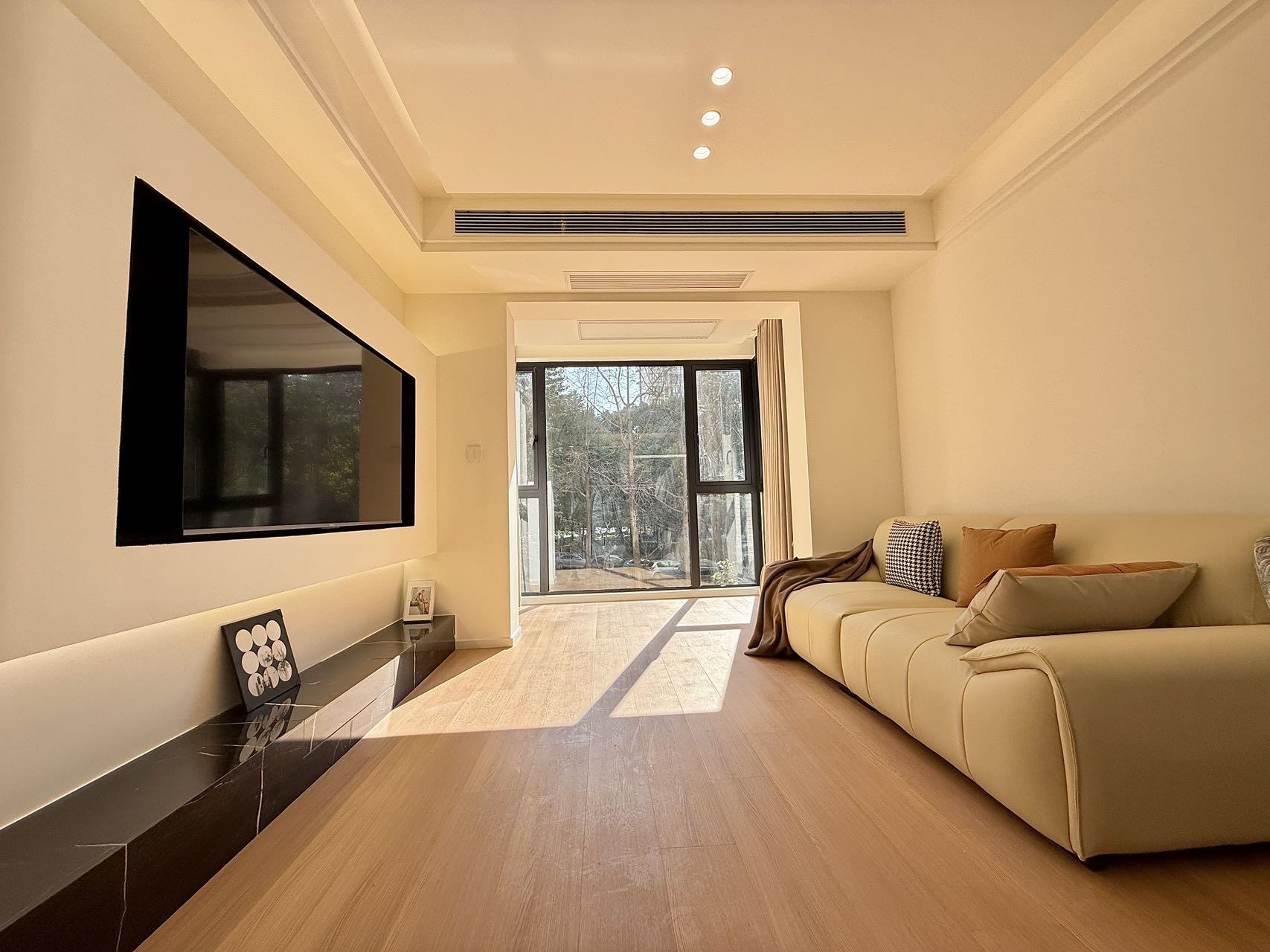 1br，17k，loushanguan rd（line2/15）