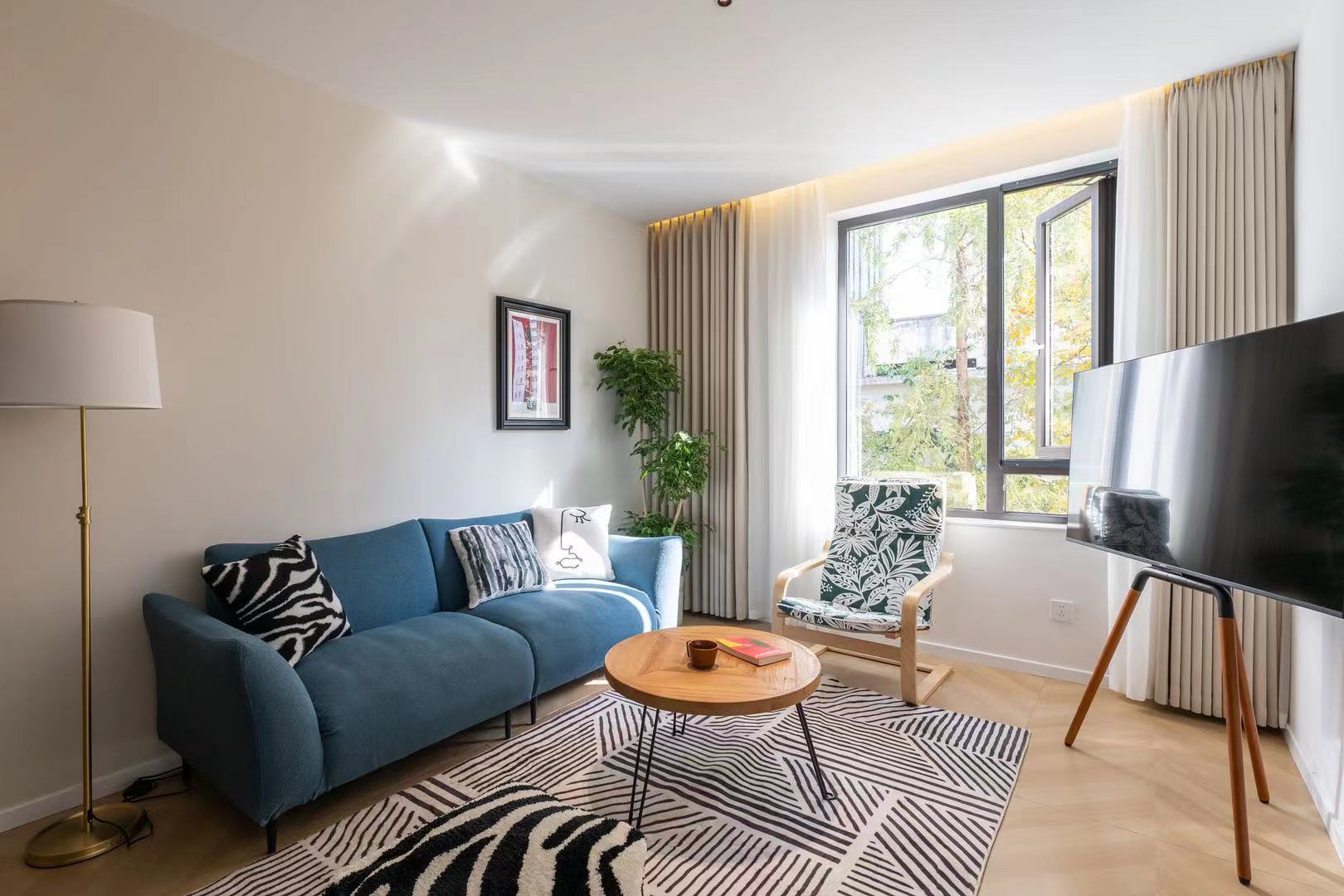 2br，12.8k，jiangsu rd（line2/11）