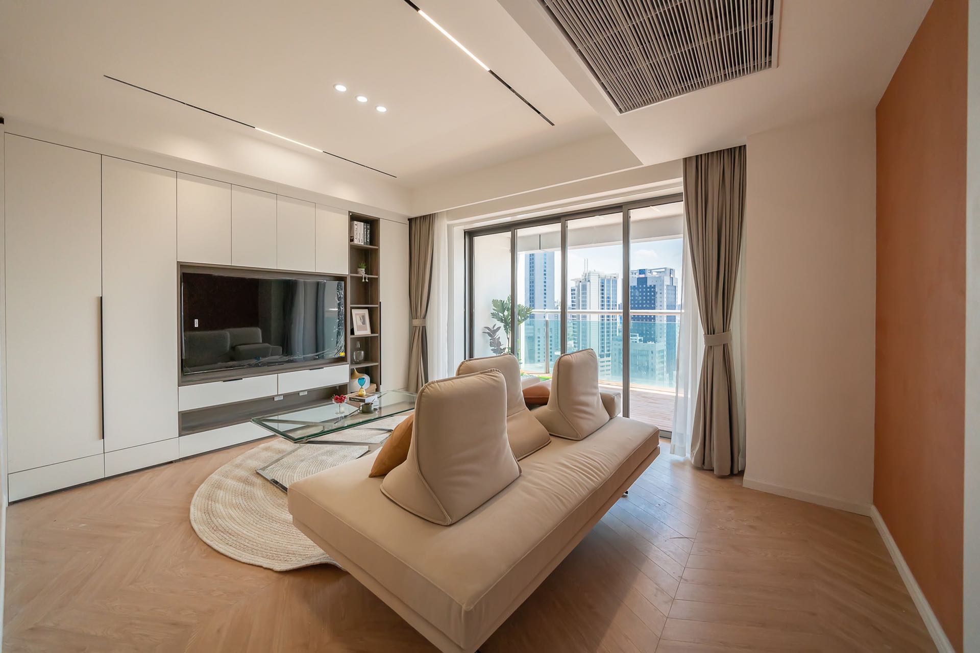 2br 2ba，33k，west nanjing rd（line2/12/13）