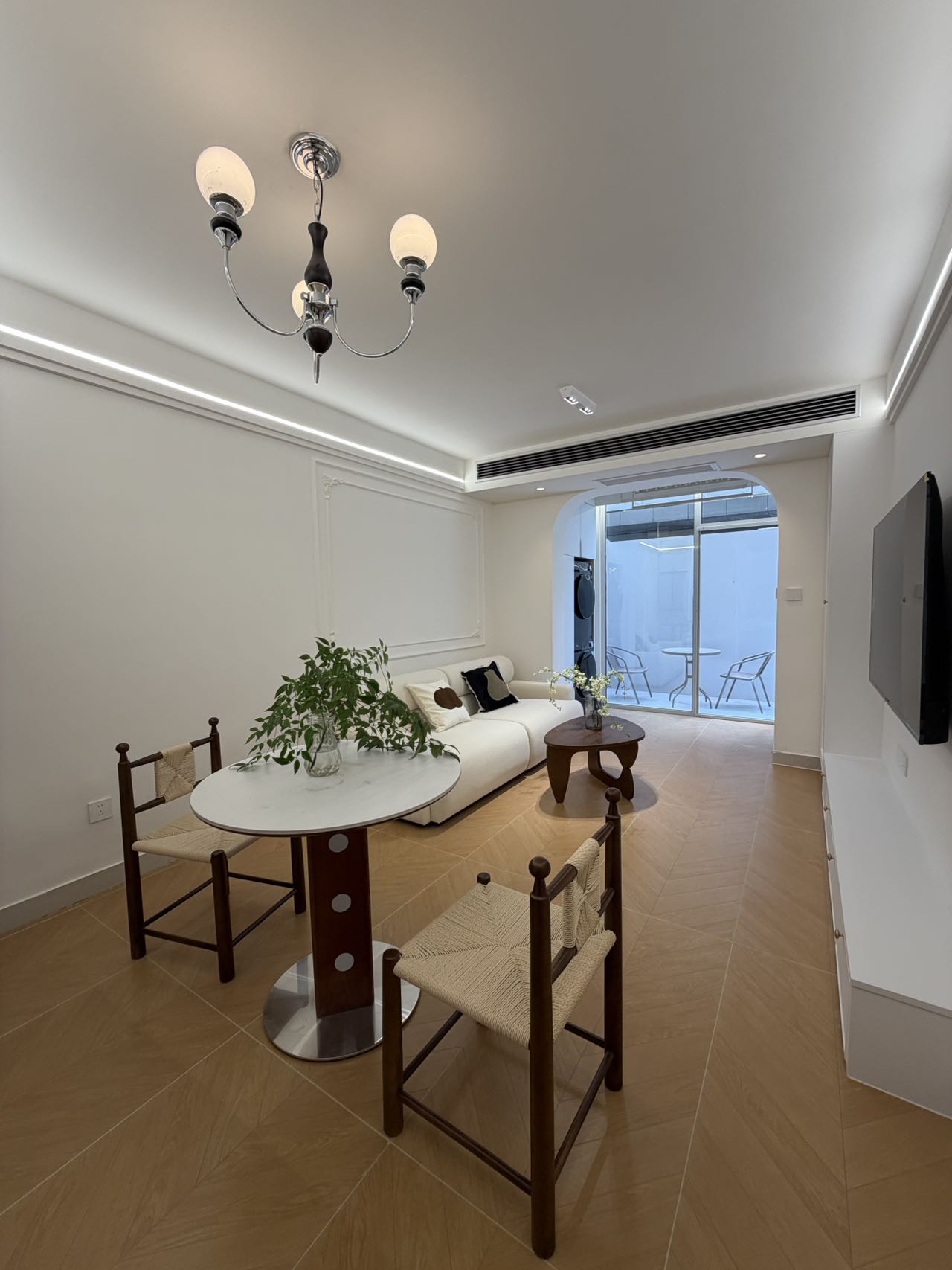 1br，8.8k，zhongshan park（line2/3/4)