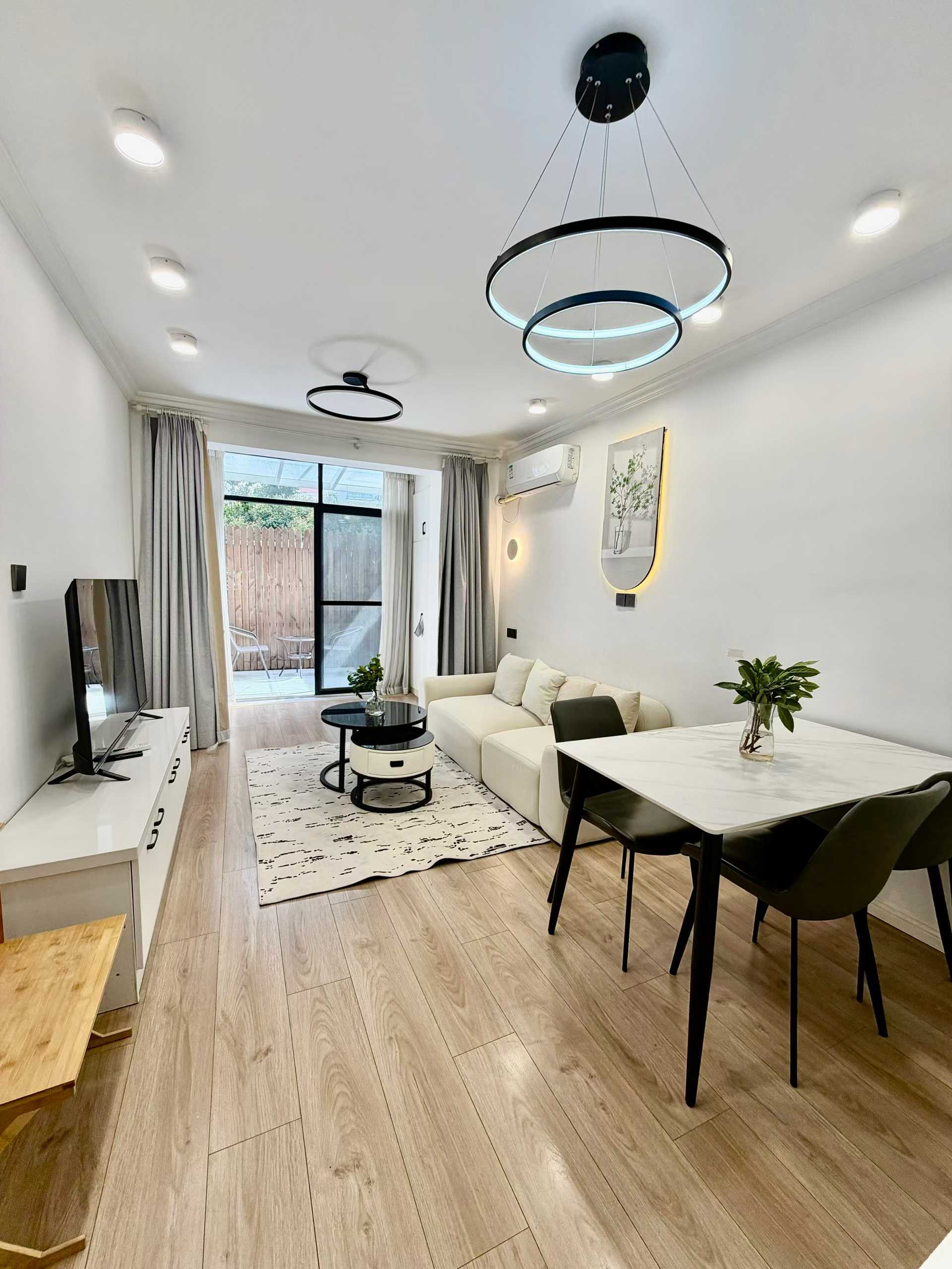 1br，8.2k，zhongshan park（line2/3/4)