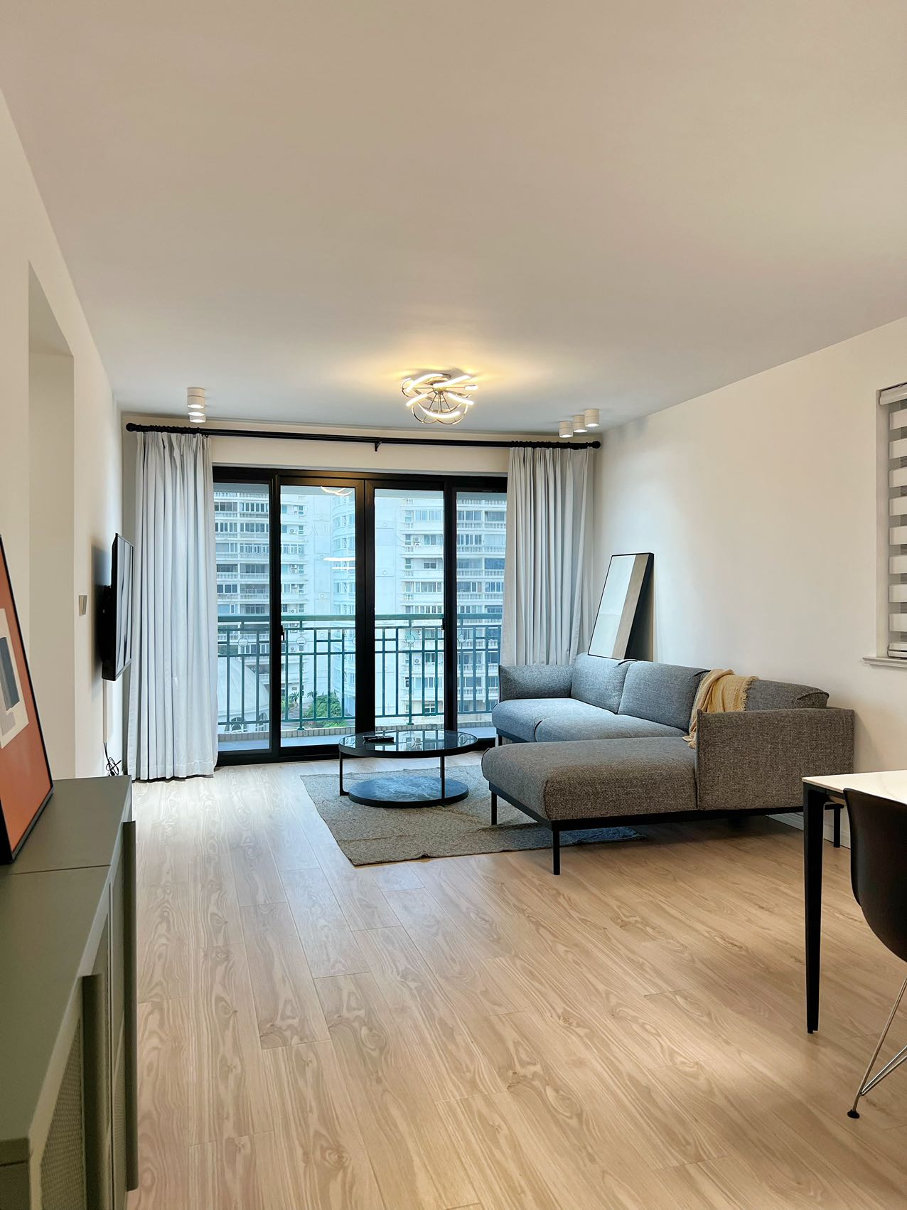 3br 2ba，32k，south Shaanxi rd（line1/10/12）