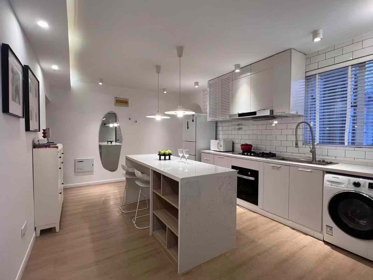 1+1br，13.8k，jiangsu rd（line2/11）