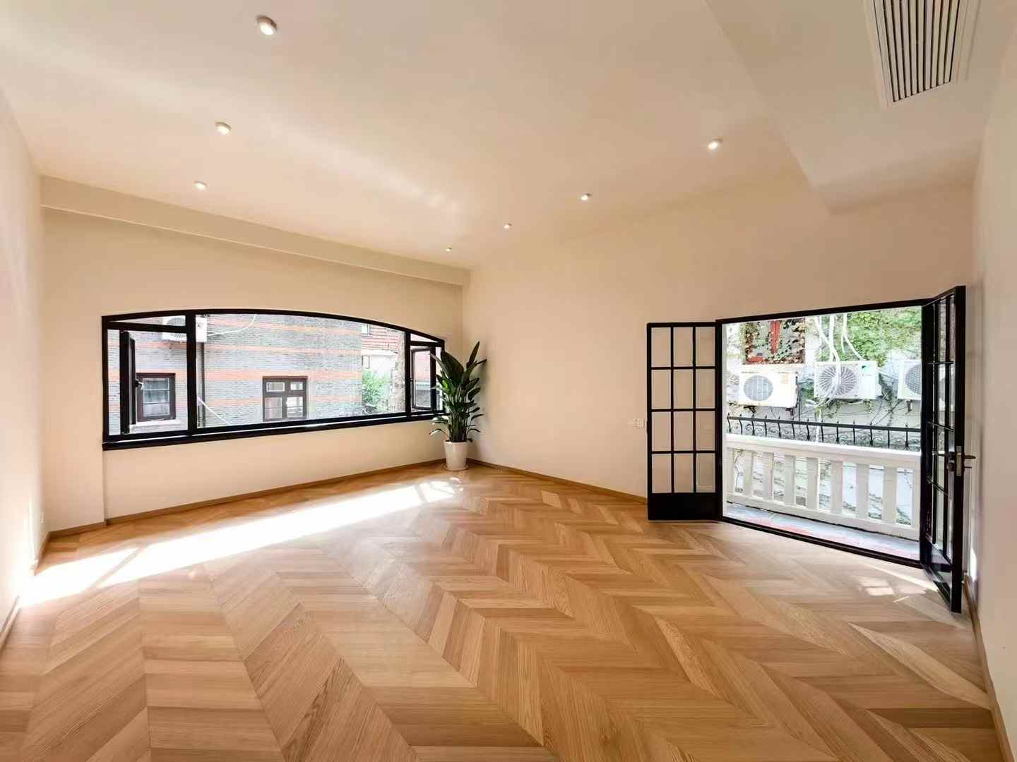 3br 2ba，39.8k，middle huaihai rd（line13）